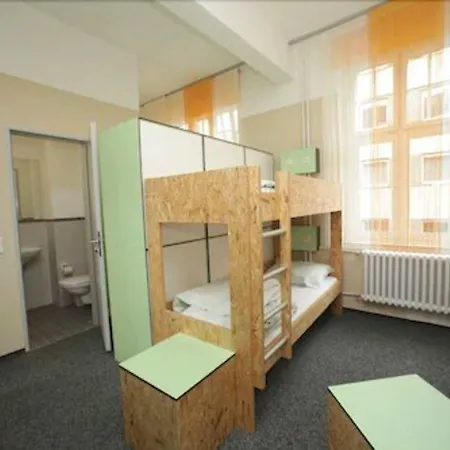 Pathpoint - Backpacker Hostel Κολωνία